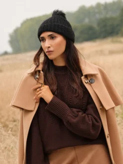Love & Roses Black Cosy Pom Hat