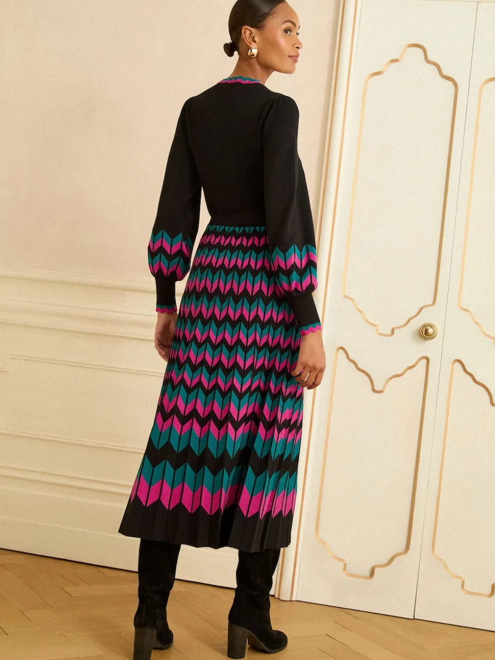 Love & Roses Black Multi Chevron Petite Scallop Knitted Midi Dress