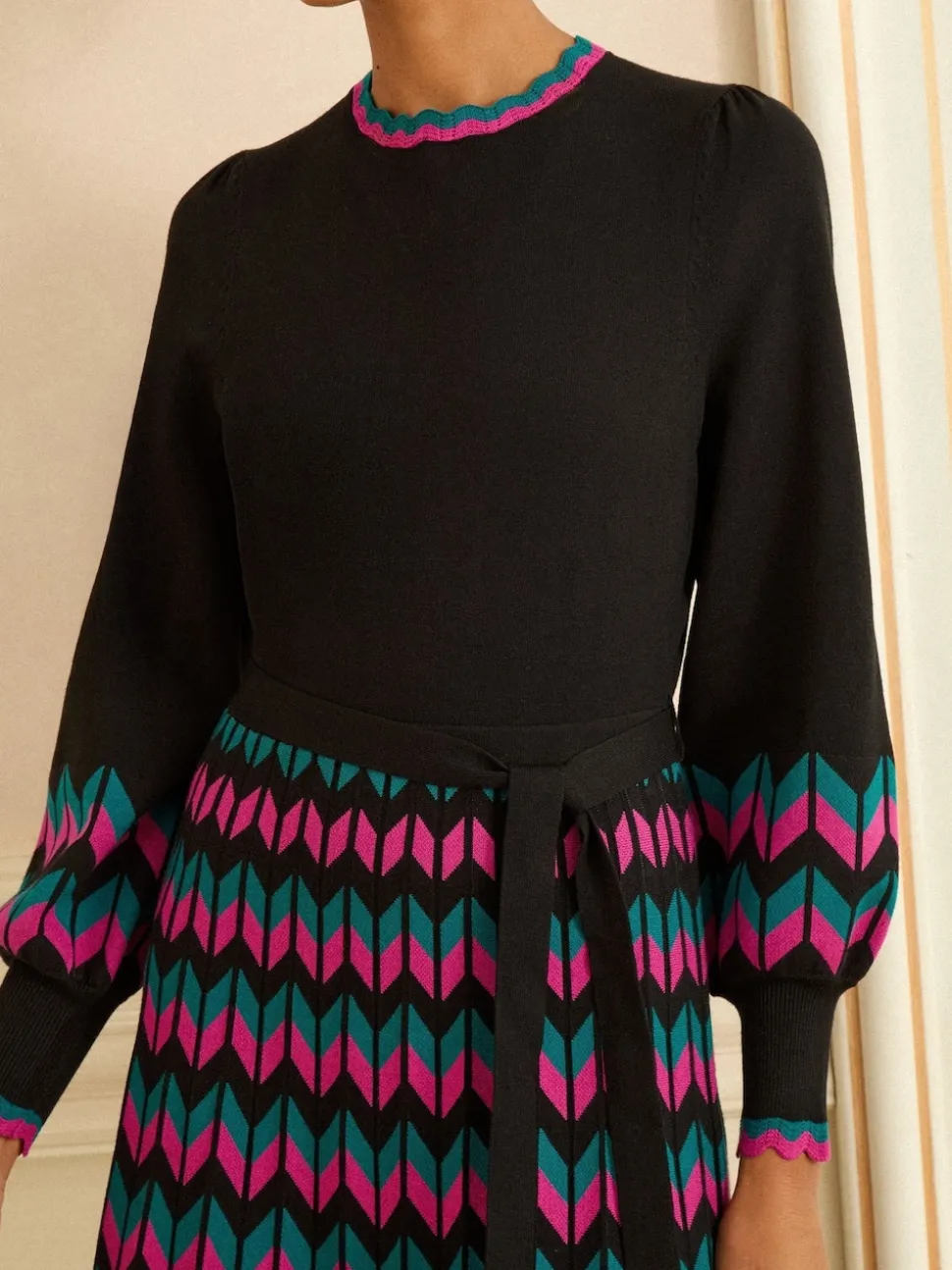 Love & Roses Black Multi Chevron Scallop Knitted Midi Dress