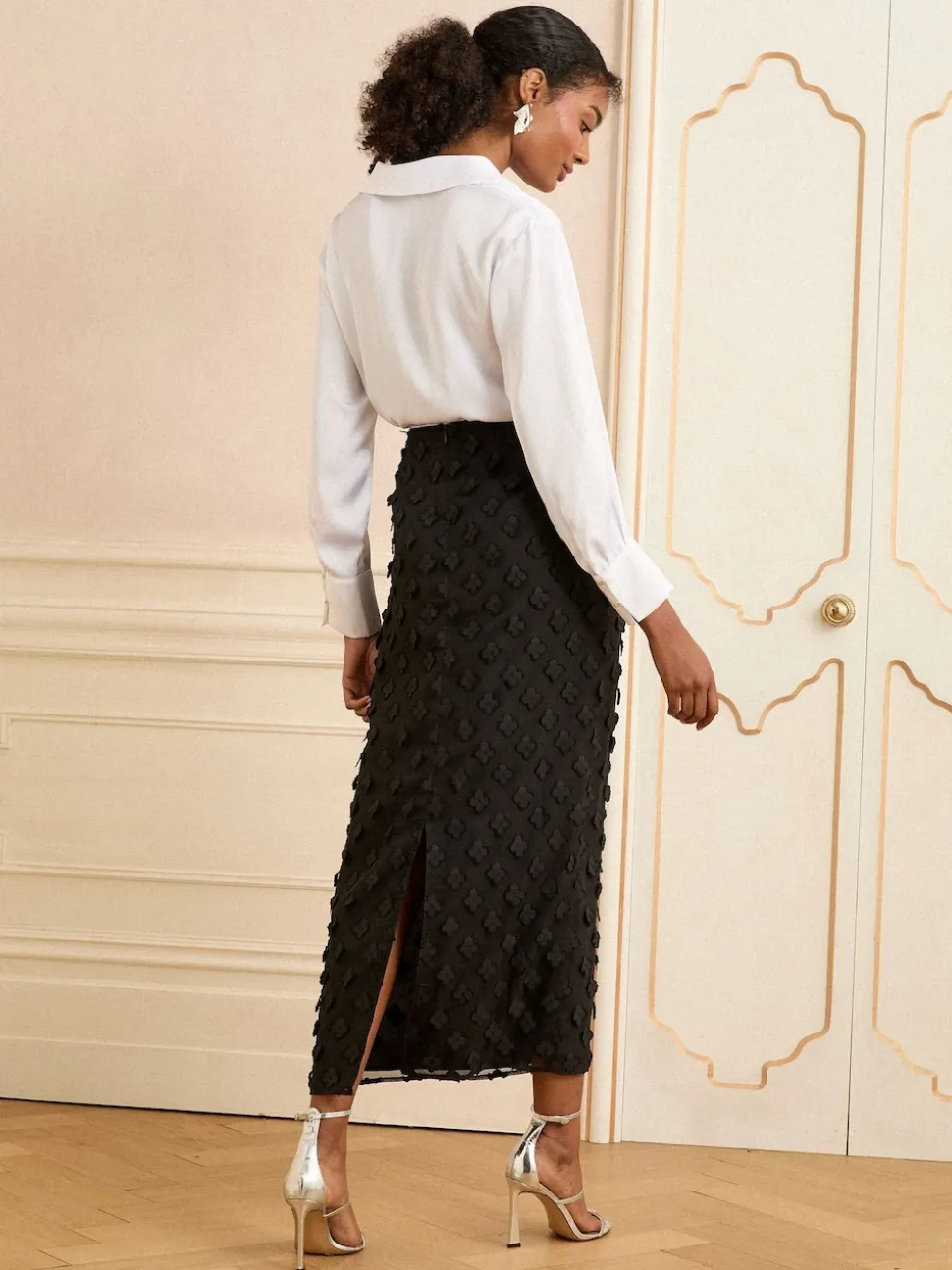 Love & Roses Black Petite 3D Floral Midi Skirt