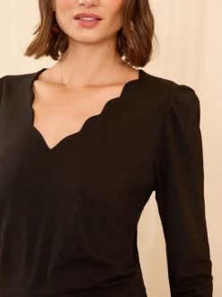 Love & Roses Black Scallop V-Neck Long Sleeve Jersey Top