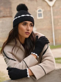 Love & Roses Black Scallop Trim Ribbed Pom Hat and Gloves Set