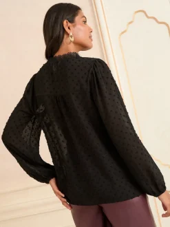 Love & Roses Black V-Neck Lace Long Sleeve Dobby Blouse