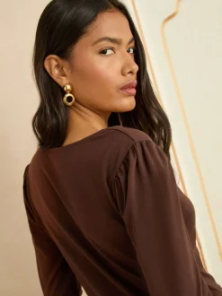Love & Roses Chocolate Brown Scallop V-Neck Long Sleeve Jersey Top