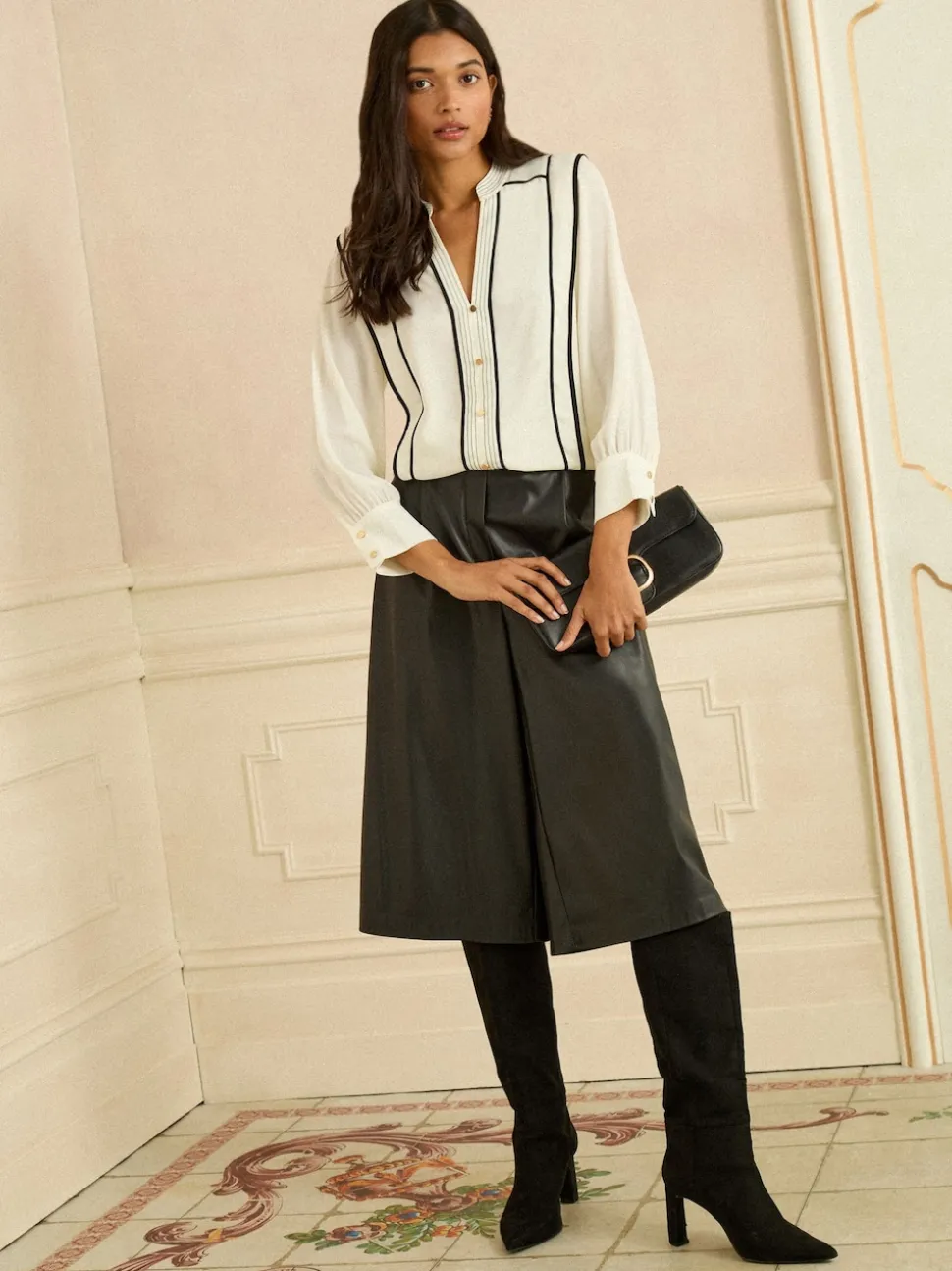 Love & Roses Ivory Contrast 3/4 Sleeve Notch Neck Blouse