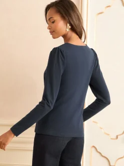 Love & Roses Navy Scallop V-Neck Long Sleeve Jersey Top