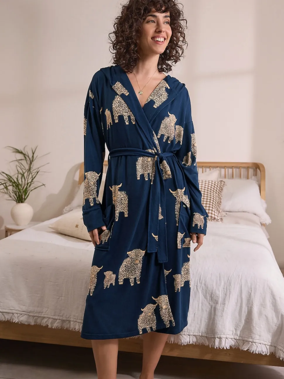 Navy Hamish The Highland Cow Cosy Lightweight Dressing Gown