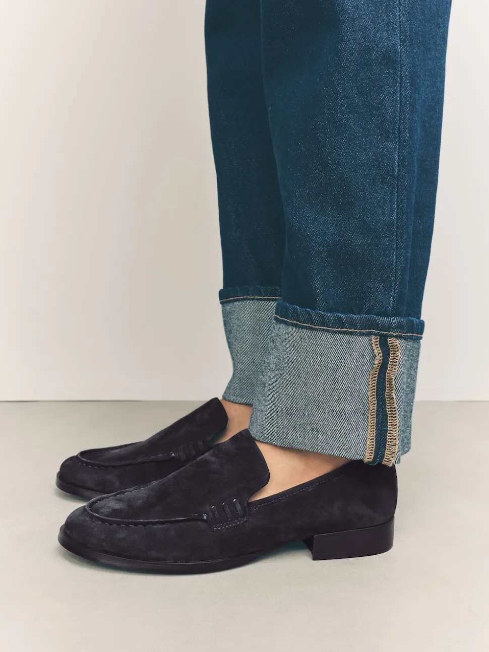 Navy Suede Round Toe Clean Loafers