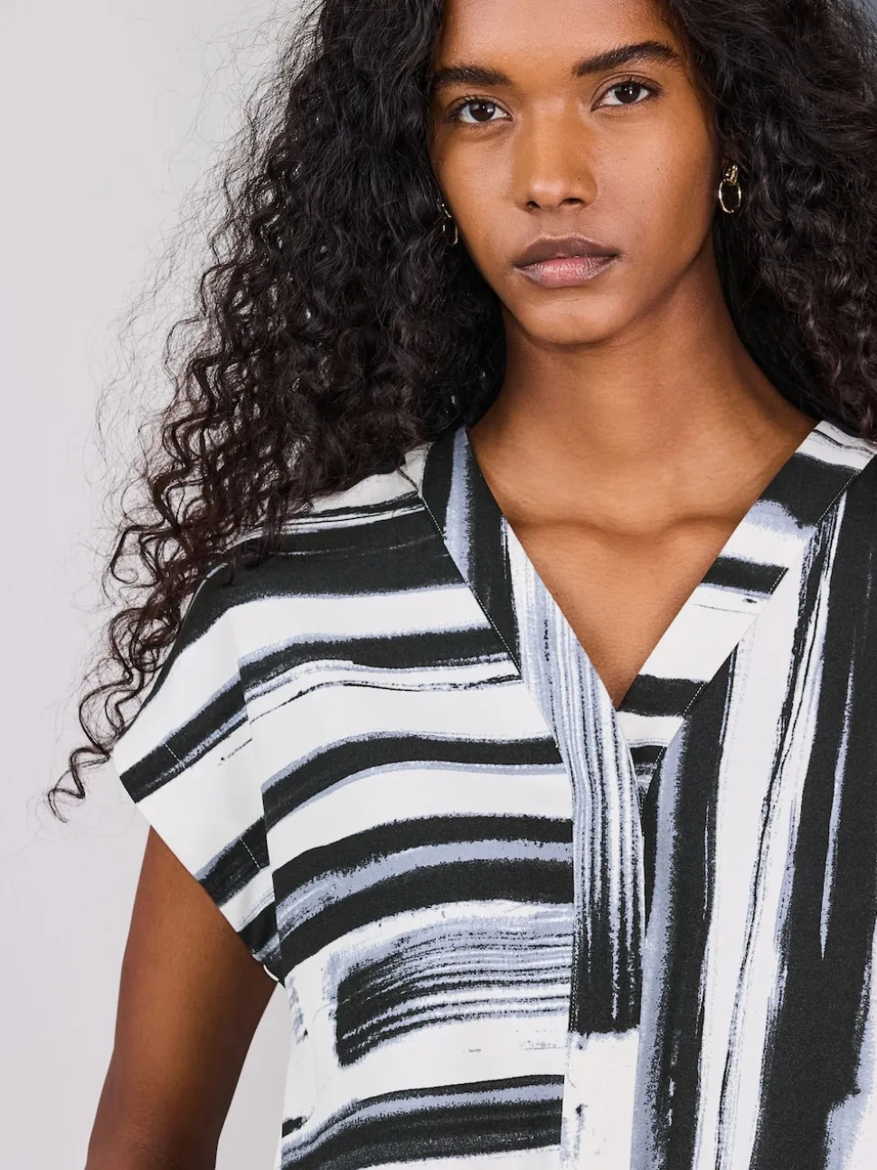 Navy/Black/White V-Neck Short Sleeved Tie Waist Top