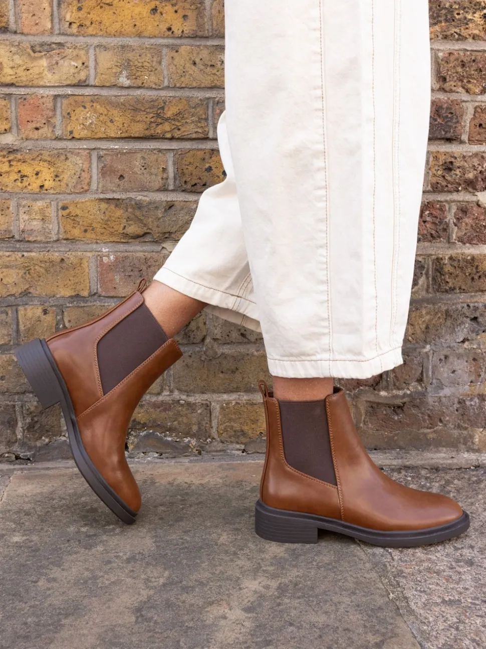 Novo Chocolate Brown Wide Fit Dottie Flat Chelsea Ankle Boots