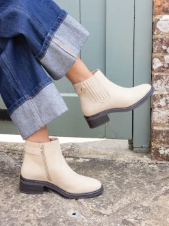 Novo Cream Wide Fit Darlina Flat Chelsea Ankle Boots
