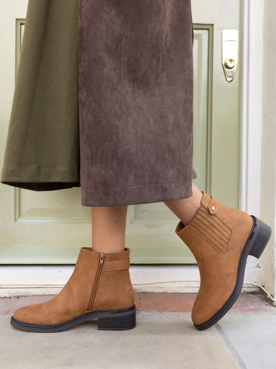 Novo Natural Wide Fit Wide Fit Darlina Flat Chelsea Ankle Boots