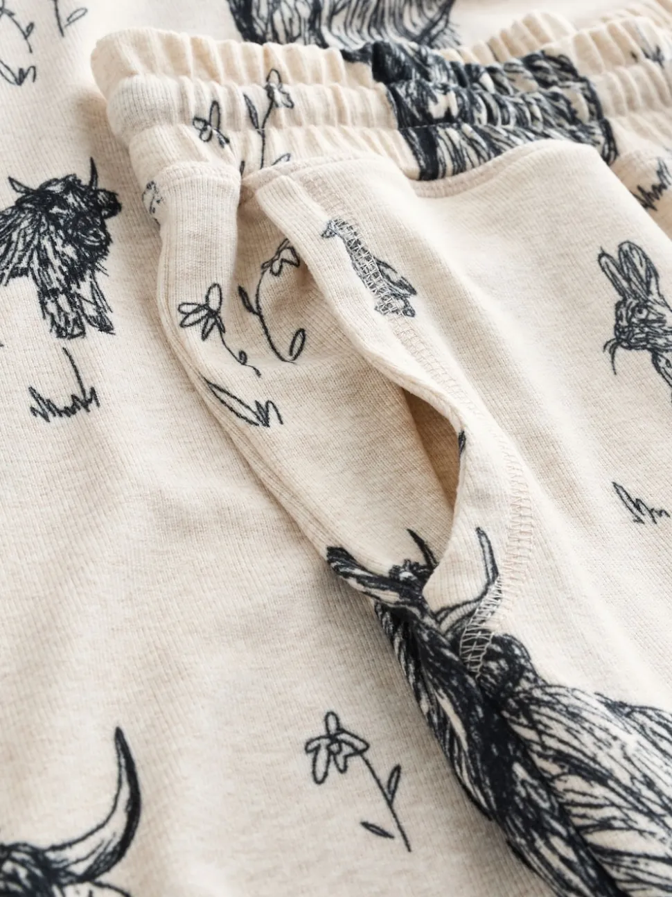 Oatmeal Hamish The Highland Cow Cosy Long Sleeve Pyjamas