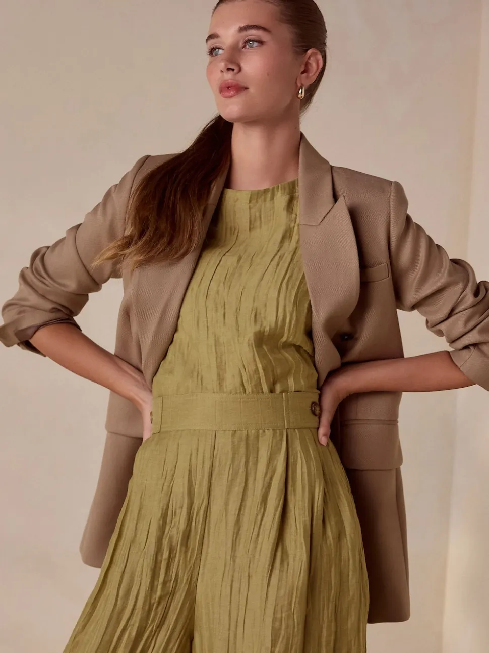 Olive Green N. Premium Linen Rich Shell Top