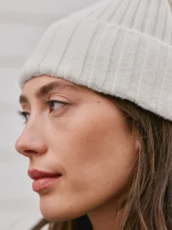 Pale Grey N. Premium 100% Cashmere Knitted Pom Hat