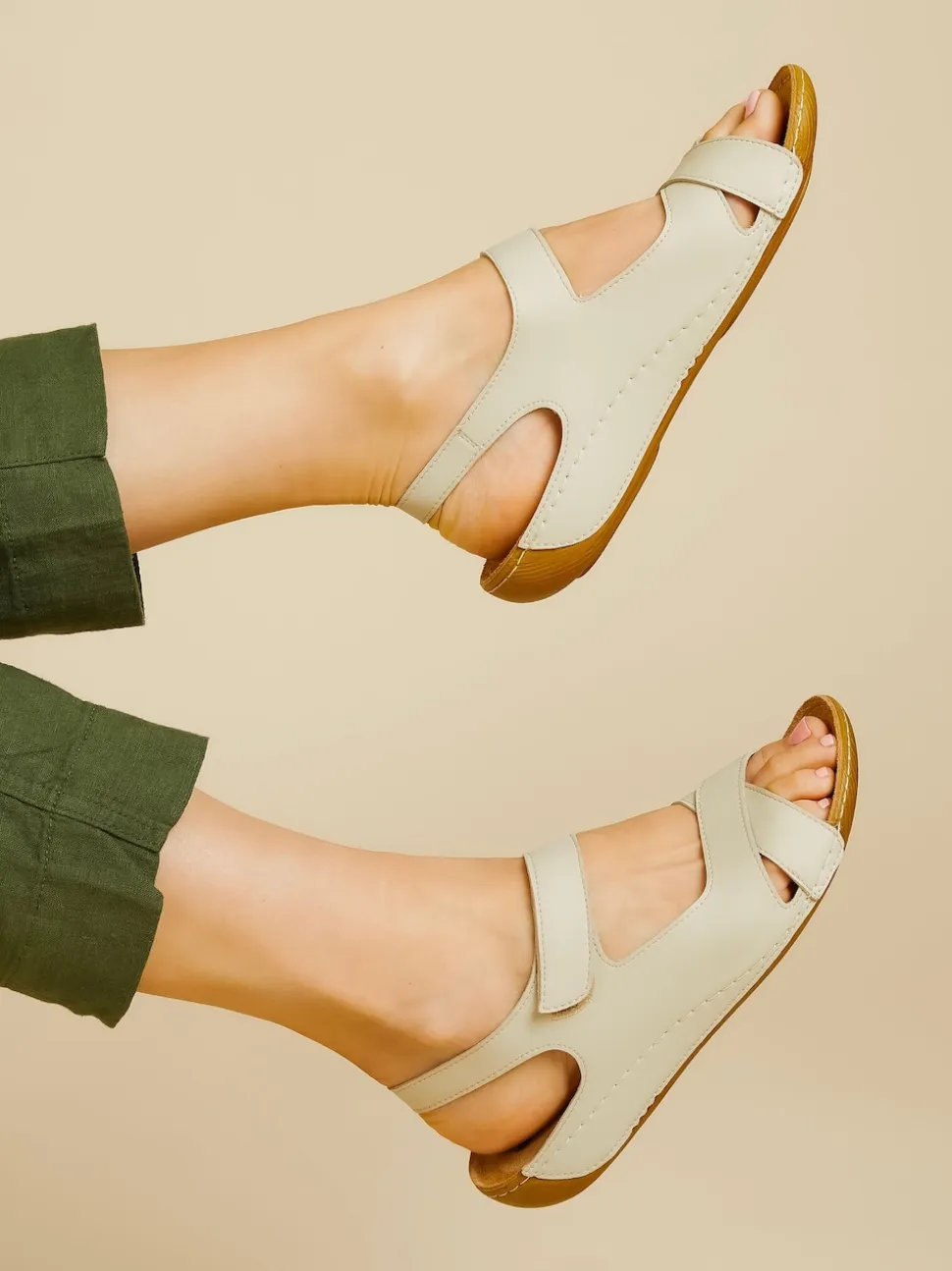 Pavers Cream Ladies Touch Fasten Sandals