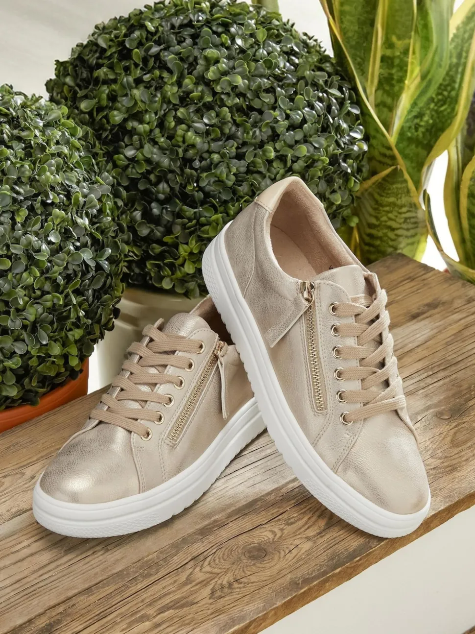 Pavers Gold Pavers Chunky Platform Trainers