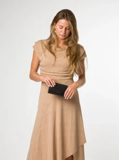 Pure Luxuries London 'Sarah' Leather Purse