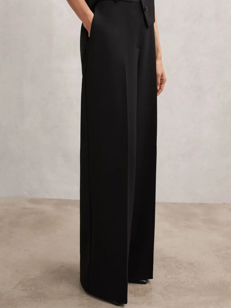 Reiss Black Gabi Petite Wide-Leg Suit Trousers