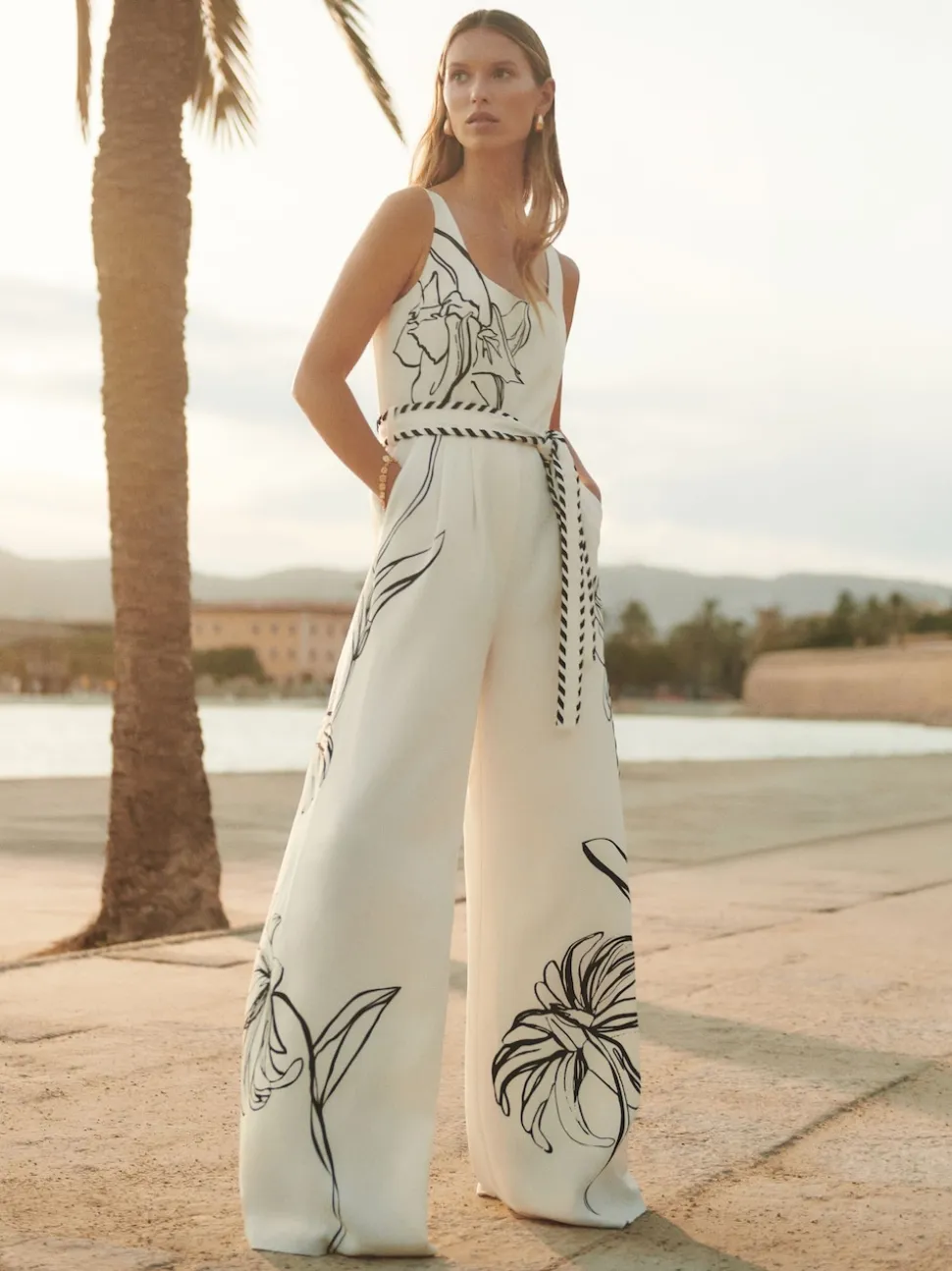 Reiss Ivory/Black Kinsley Reiss | NYBG Floral-Print Jumpsuit
