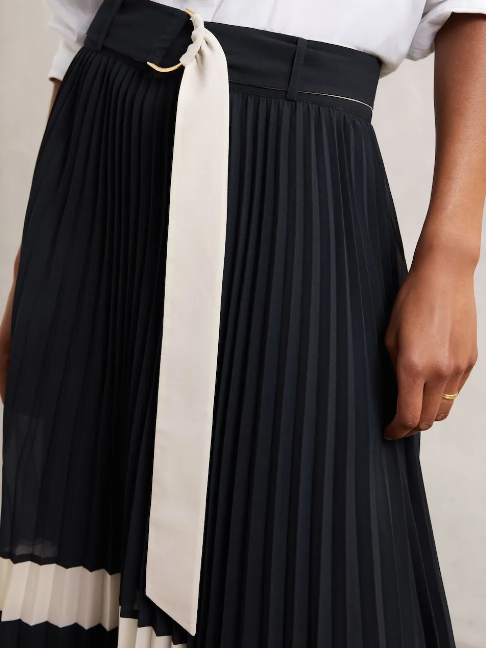 Reiss Navy/Ivory Goldie Belted Pleated Midi Skirt