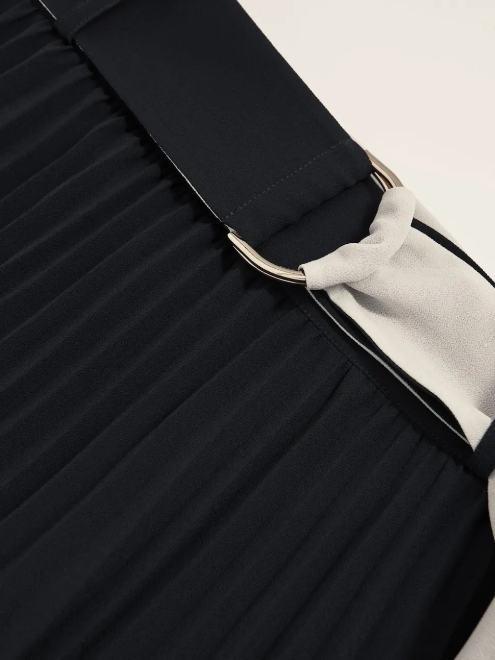 Reiss Navy/Ivory Goldie Belted Pleated Midi Skirt