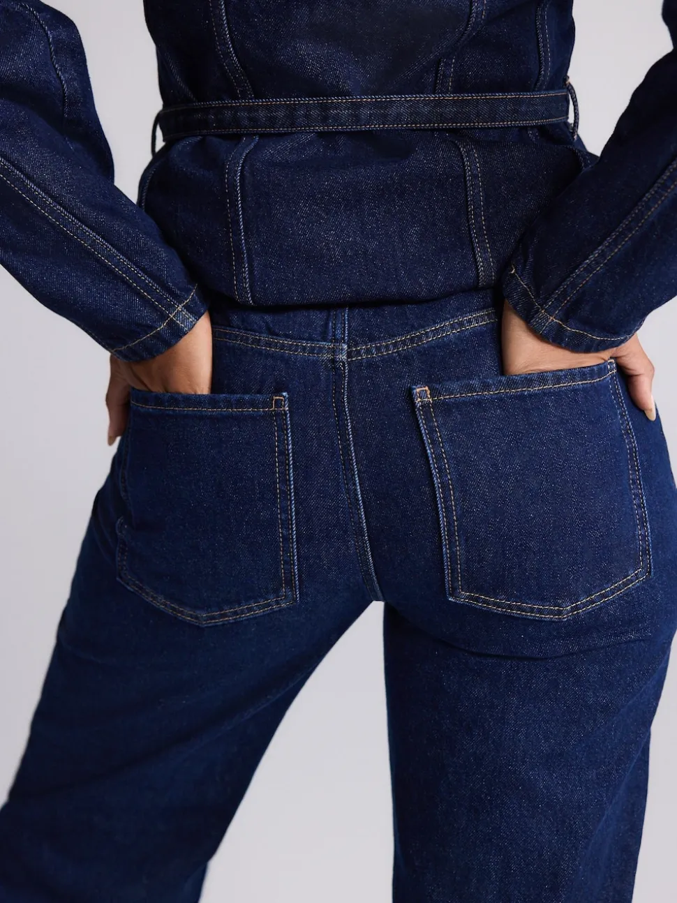 Rinse Blue Barrel Leg Jeans