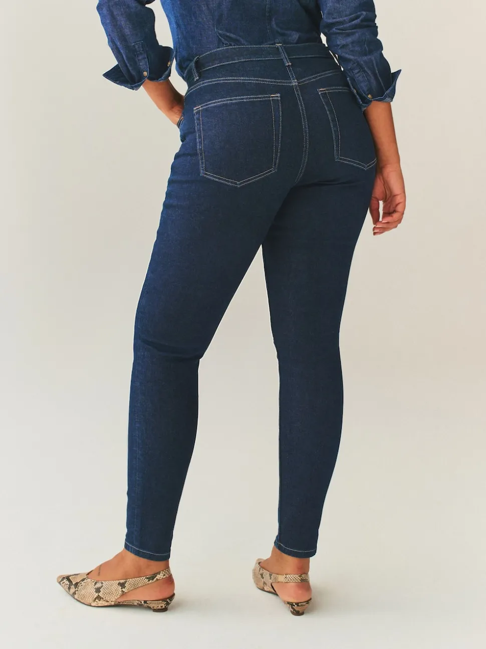 Rinse Blue Hourglass Mid Rise Skinny Jeans