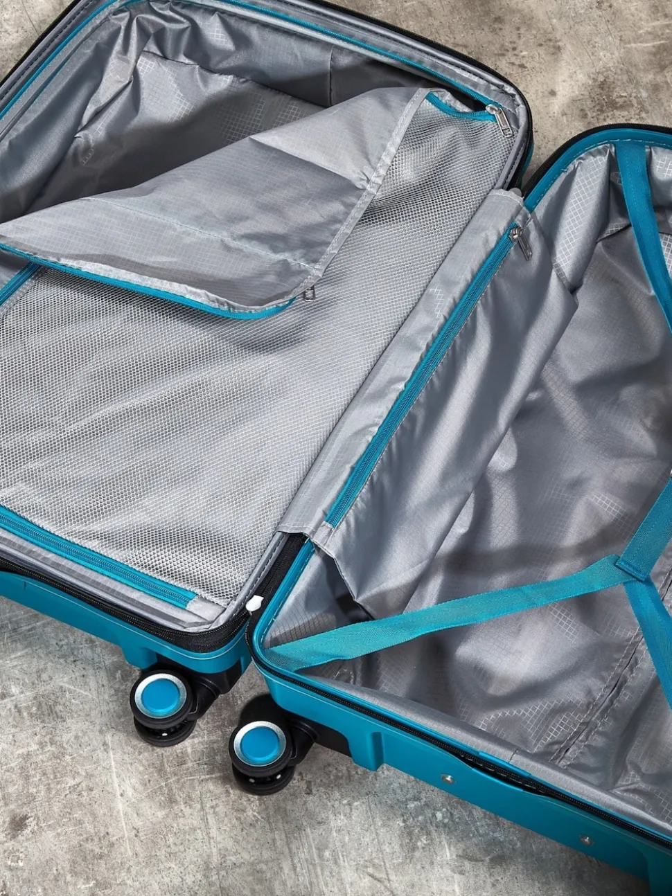Rock Luggage Sunwave Medium Suitcase
