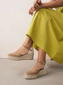 Sand Standard/Wide Fit Closed Toe Platform Espadrille Wedges