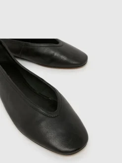 Schuh Black Lessie Suede Ballet Shoes