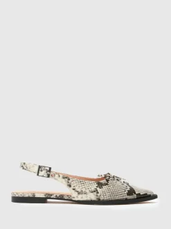 Schuh White Lorie Point Hardware Flat Shoes