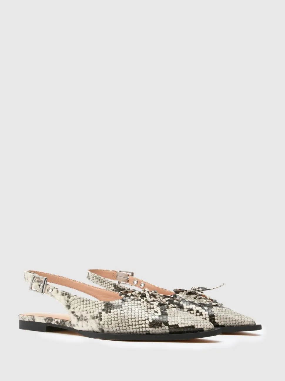 Schuh White Lorie Point Hardware Flat Shoes