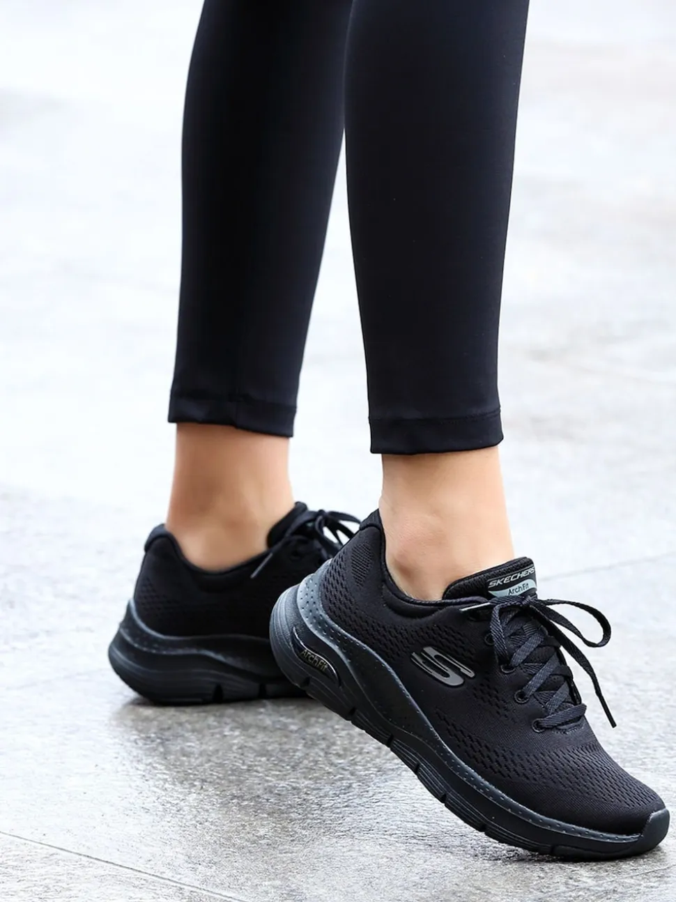 Skechers Black Standard Fit Arch Fit Womens Trainers