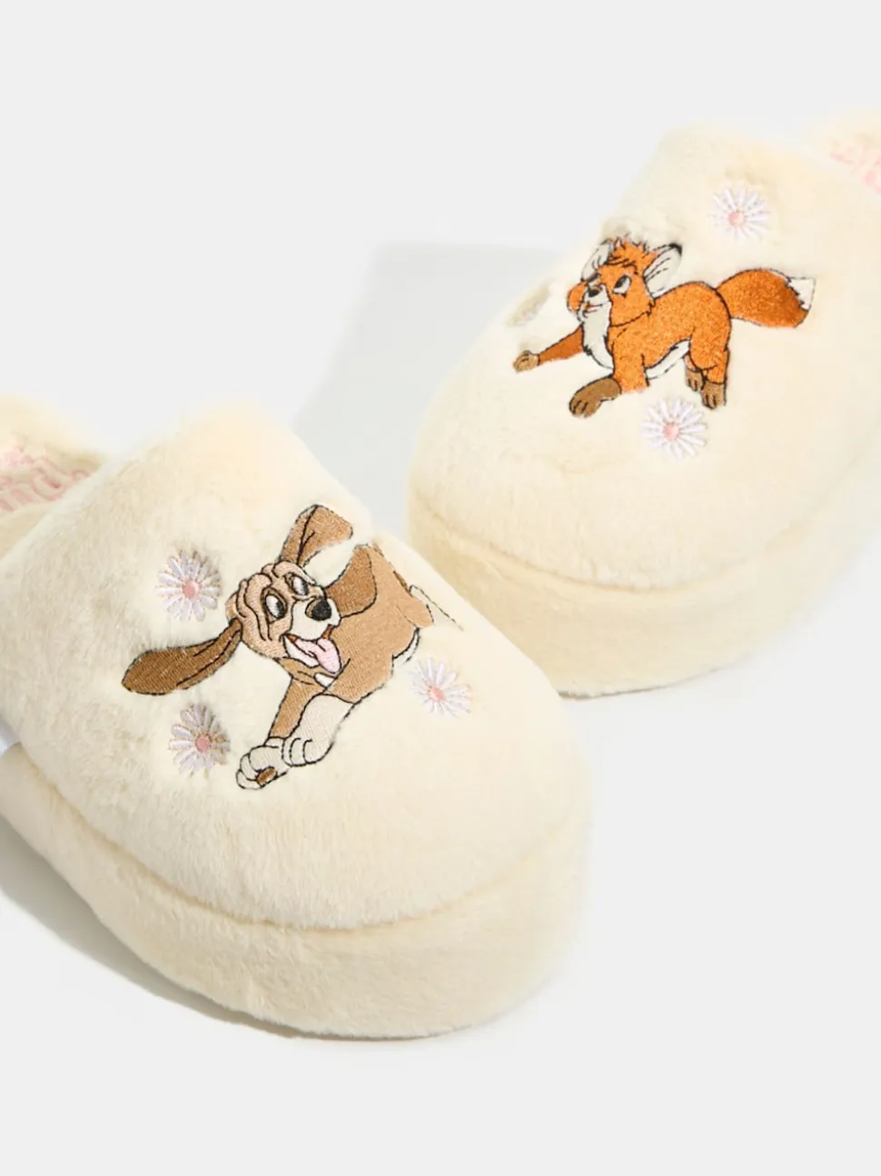 Skinnydip White Disney Fox and The Hound Slippers