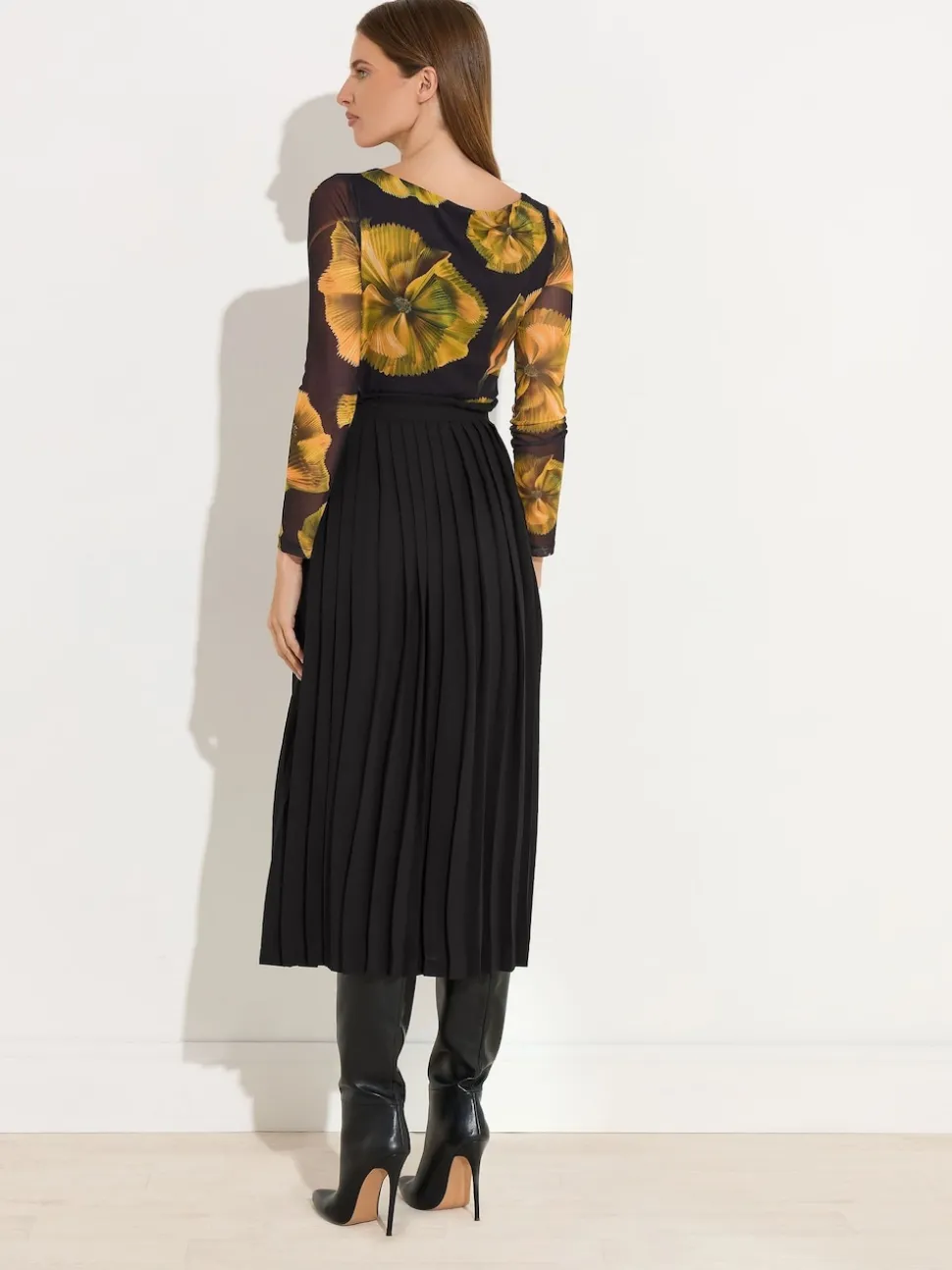 Star by Julien MacDonald Black Pleated Maxi Skirt