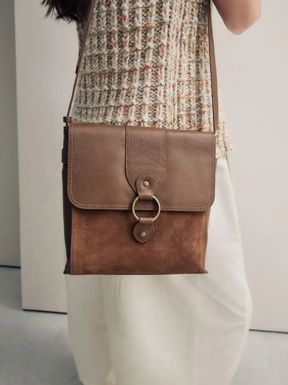 Tan Brown Leather Pocket Messenger Bag