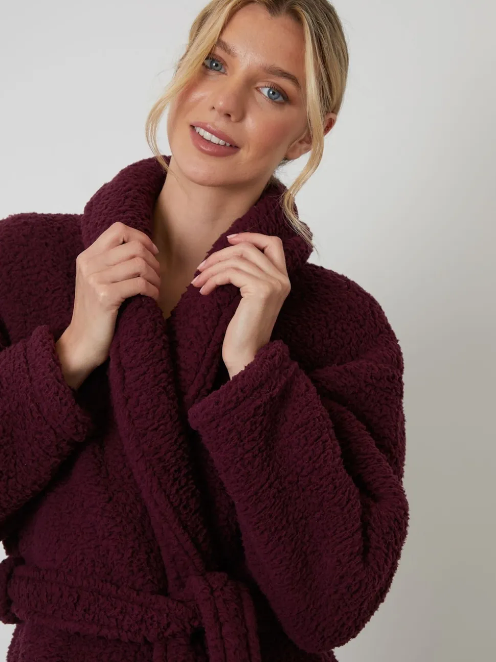 Threadbare Red Cosy Borg Dressing Gown
