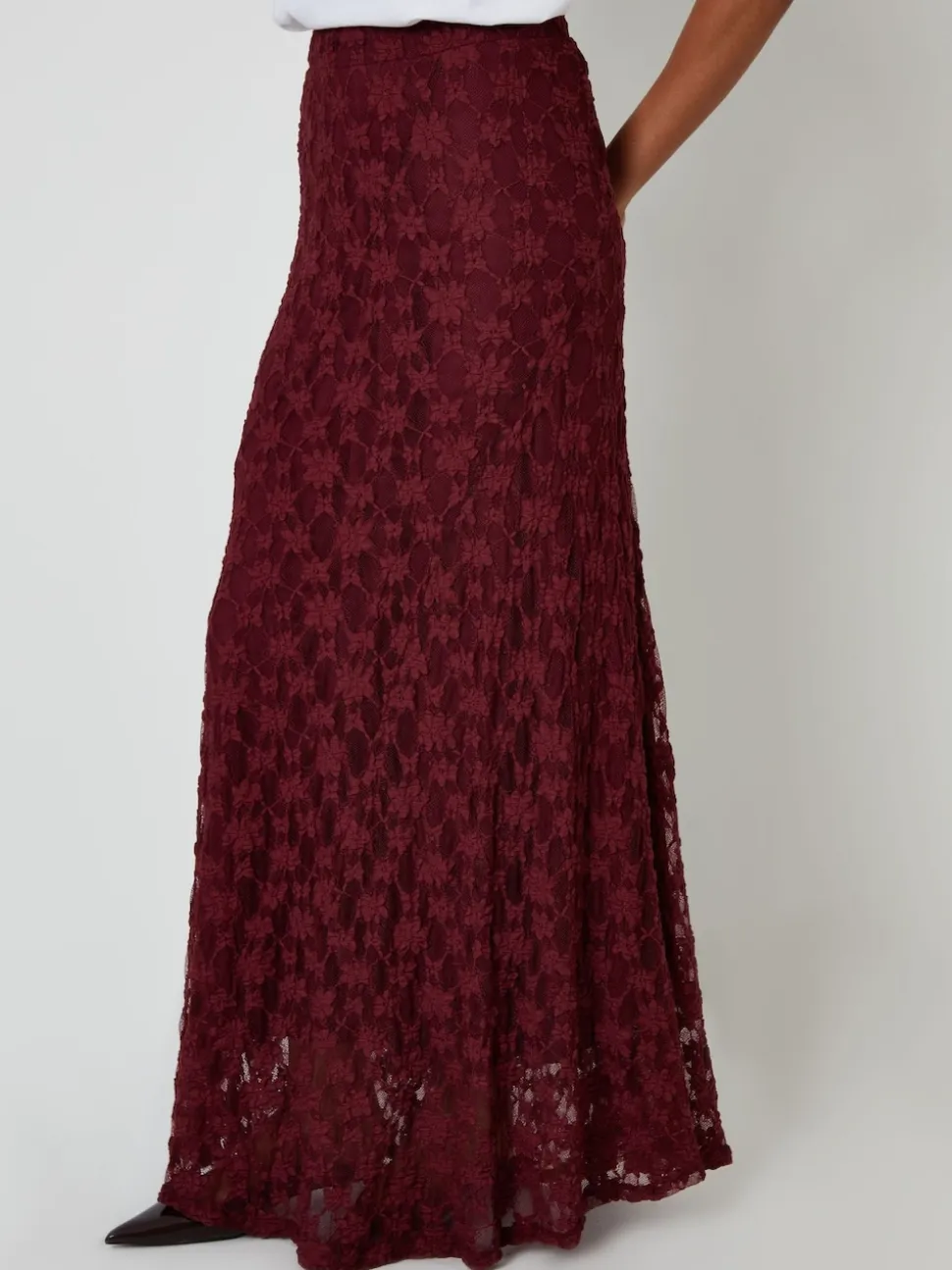 Threadbare Red Pull On Lace Maxi Skirt