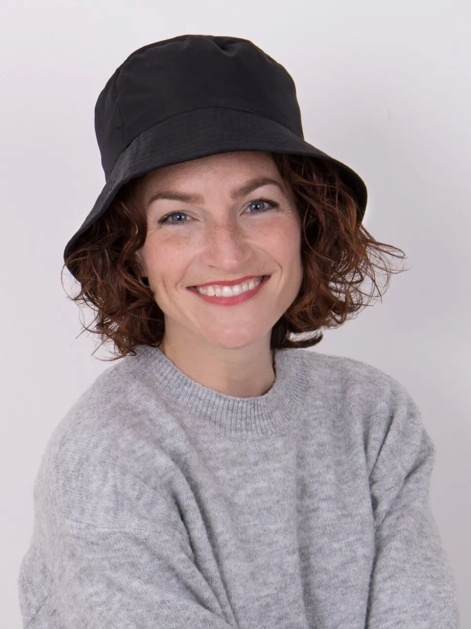 Totes Black Ladies Isotoner Weather Bucket Hat