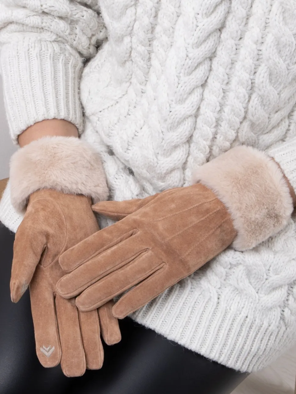 Totes Nude Isotoner Winter Three Point Suede Ladies Gloves with Faux Fur Cuff