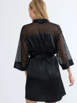 Triumph Black A Weekend to Remember Robe