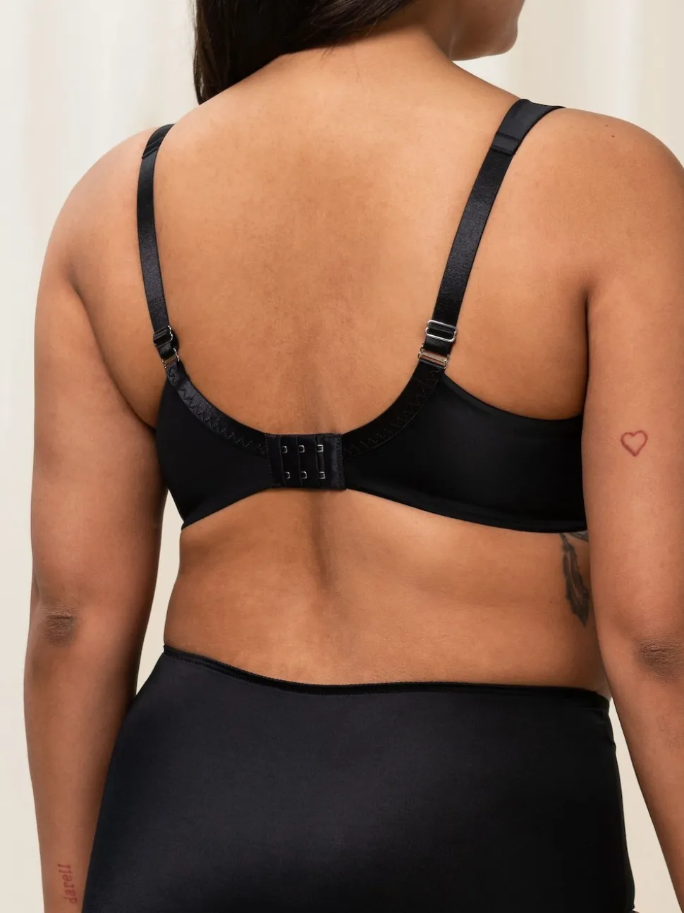 Triumph Black Wired True Shape Sensation Minimizer Bra
