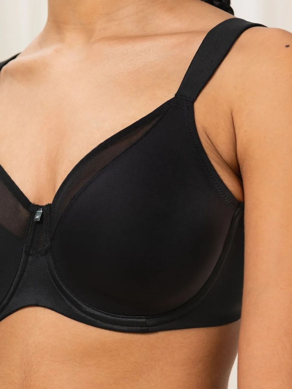 Triumph Black Wired True Shape Sensation Minimizer Bra