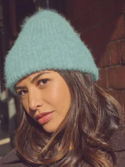Turquoise Blue Ribbed Beanie Containing Wool Hat