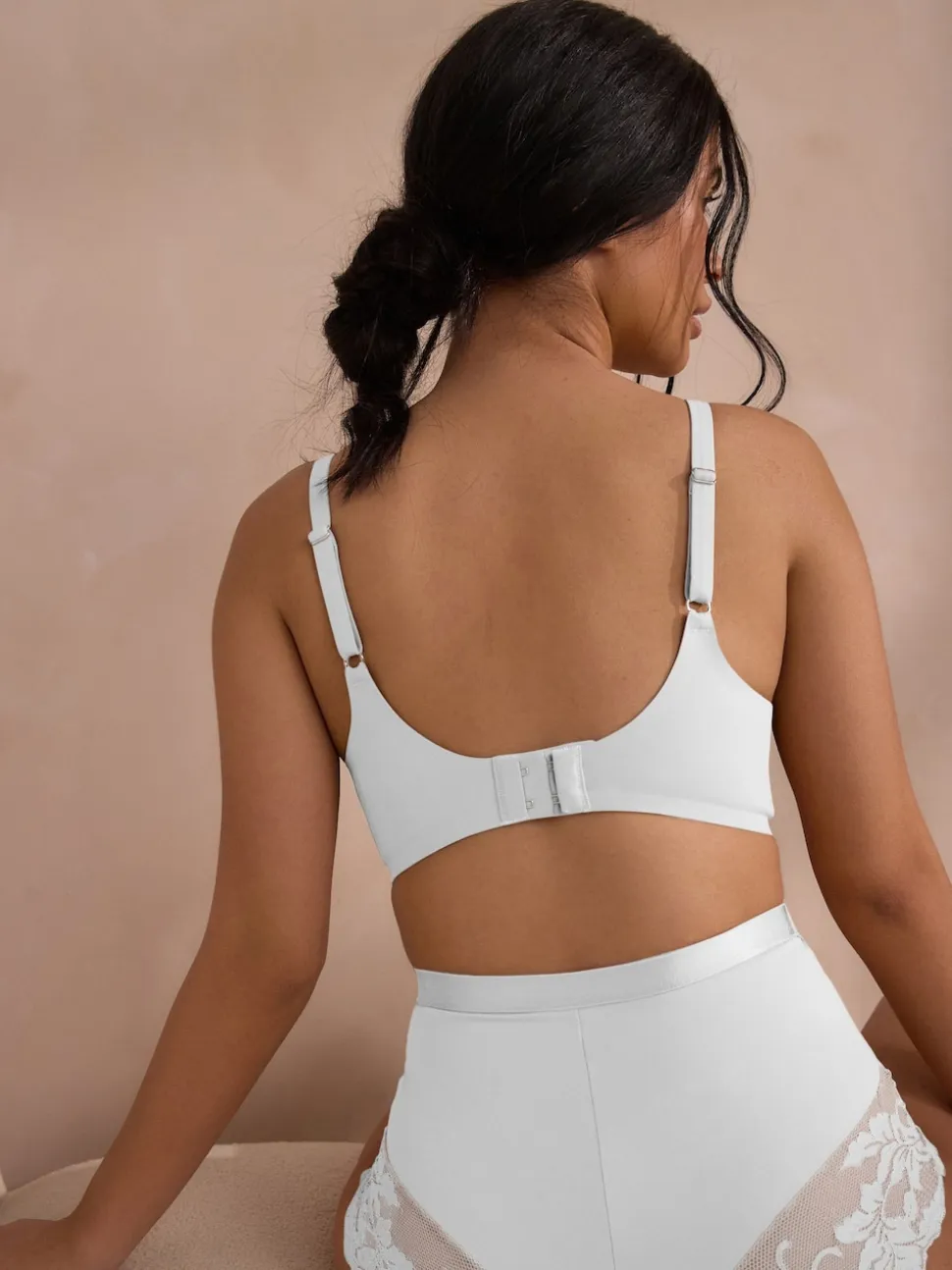 White DD+ Forever Lite Smoothing Bra