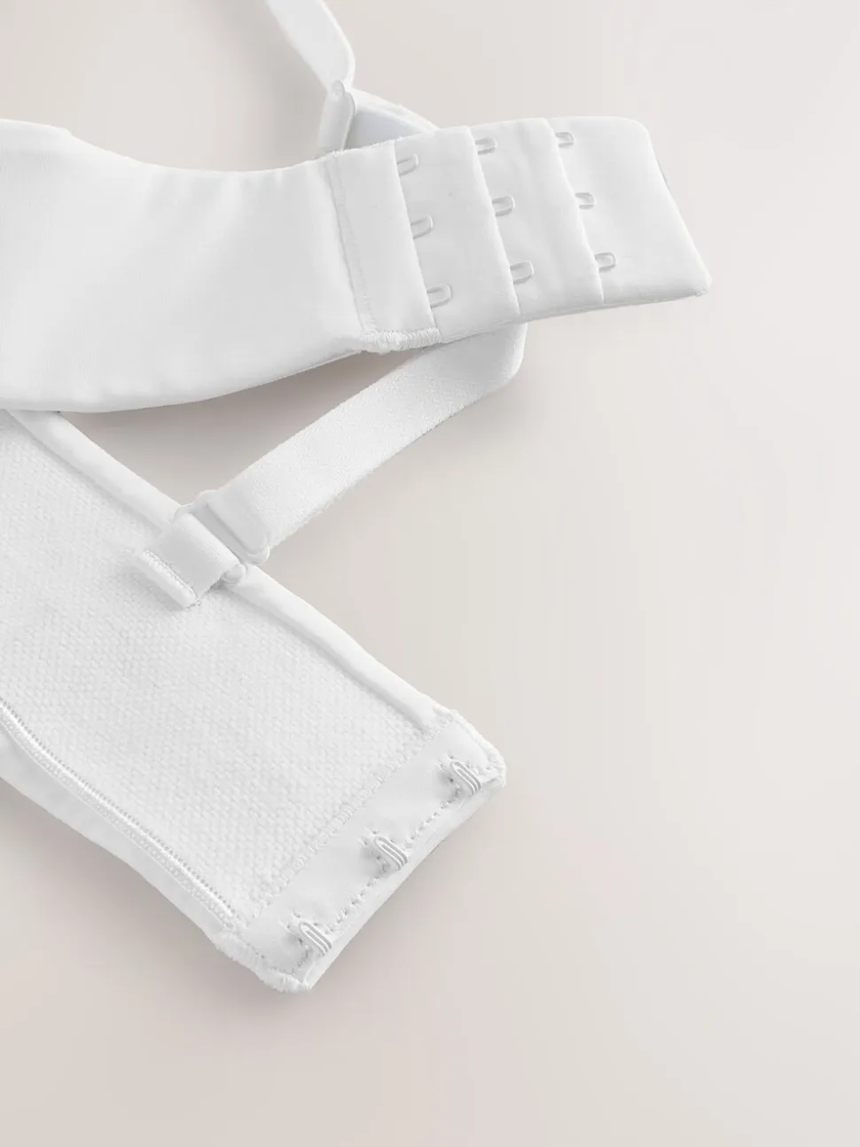 White DD+ Light Pad Strapless Multiway Ultimate Comfort Bra