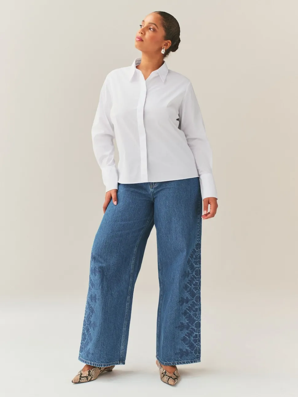 White Fuller Bust Fitted Stretch Essential Long Sleeve Shirt