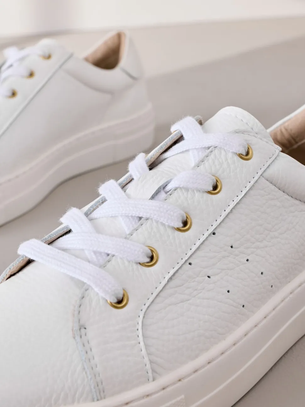 White Signature Premium Leather Lace-Up Trainers