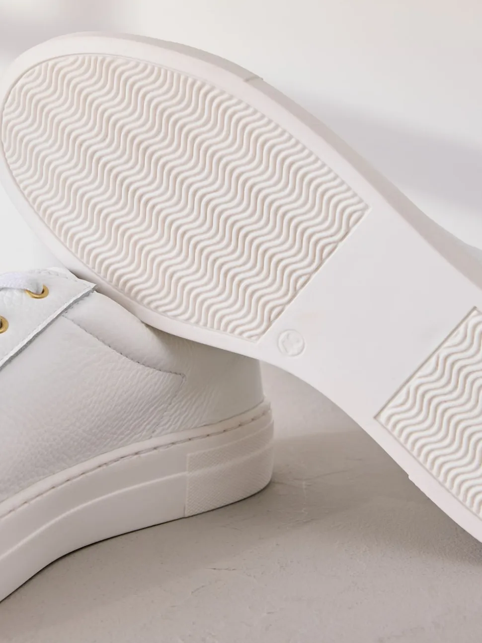 White Signature Premium Leather Lace-Up Trainers